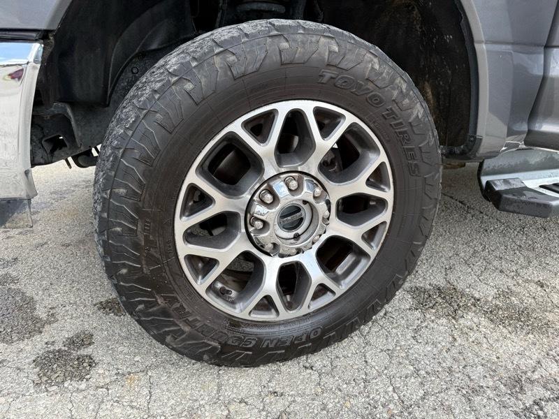 Ford F-250 SD Lariat Crew Cab 4WD 2022