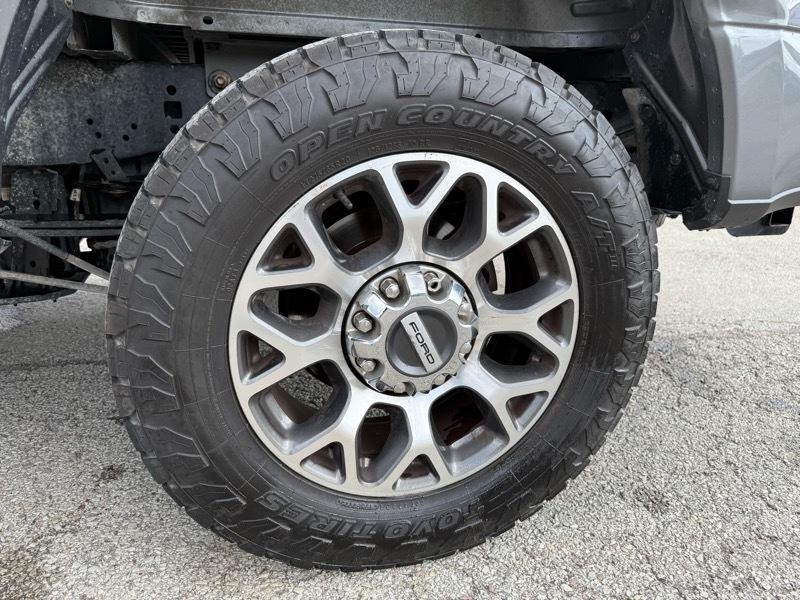 Ford F-250 SD Lariat Crew Cab 4WD 2022