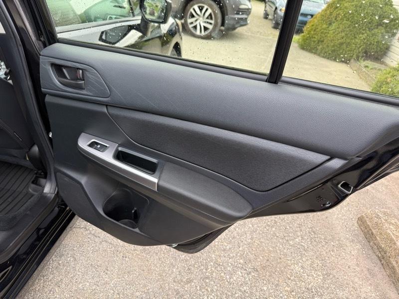 Subaru Impreza 2.0i PZEV CVT 4-Door 2016