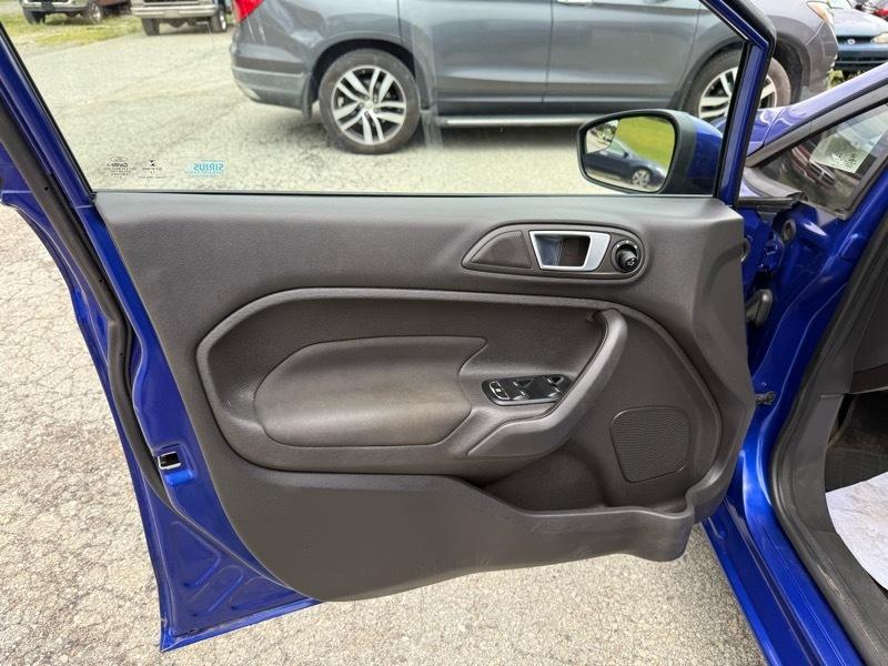 Ford Fiesta SE Sedan 2014