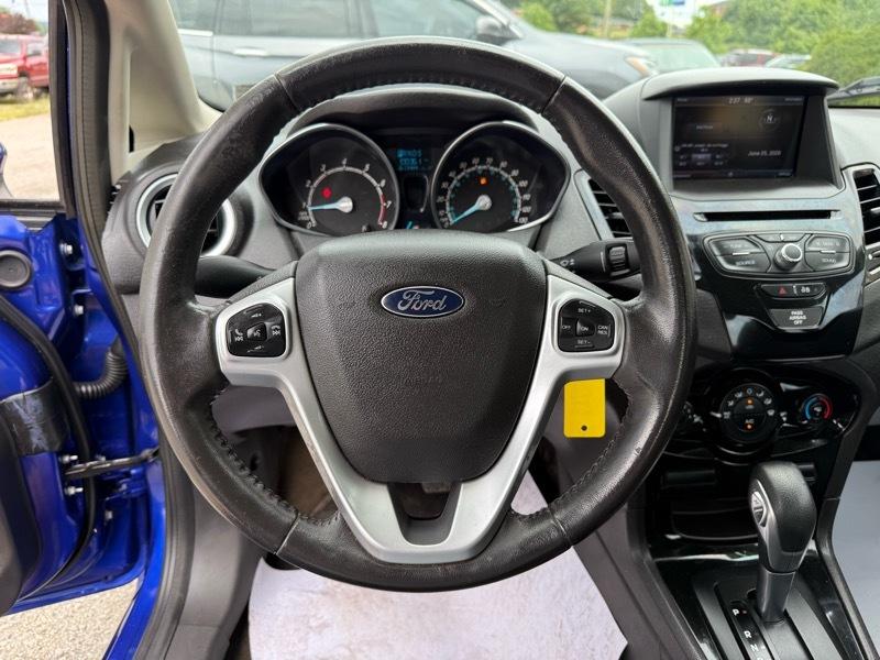 Ford Fiesta SE Sedan 2014