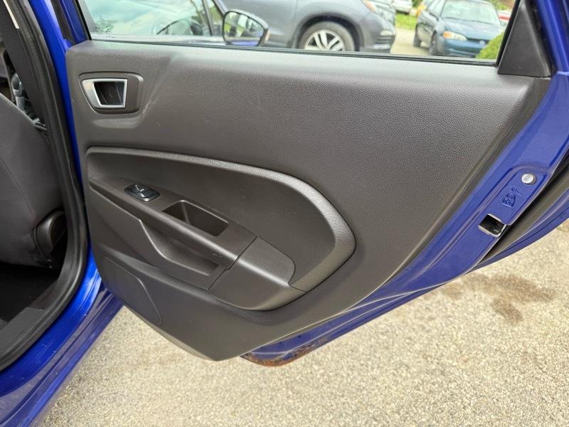 Ford Fiesta SE Sedan 2014