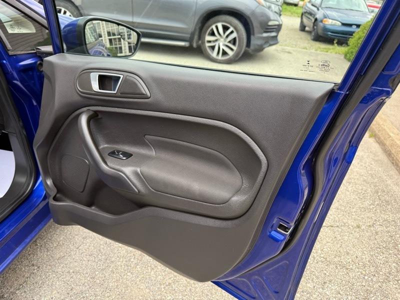 Ford Fiesta SE Sedan 2014