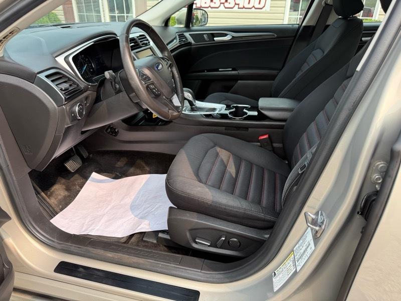 Ford Fusion SE 2016