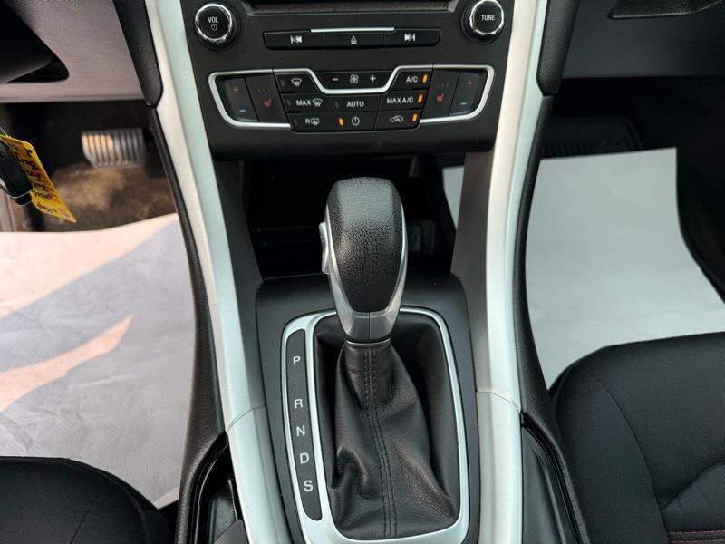 Ford Fusion SE 2016