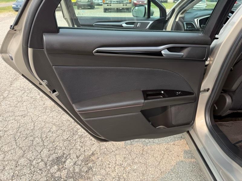 Ford Fusion SE 2016