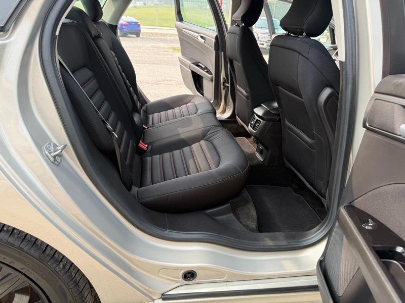 Ford Fusion SE 2016