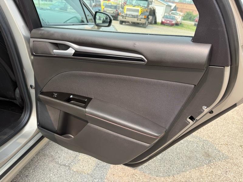 Ford Fusion SE 2016