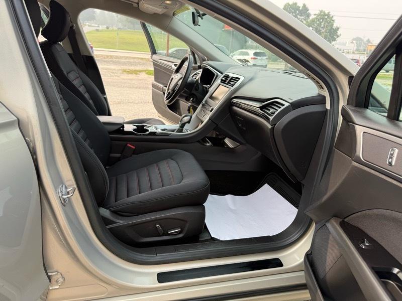 Ford Fusion SE 2016
