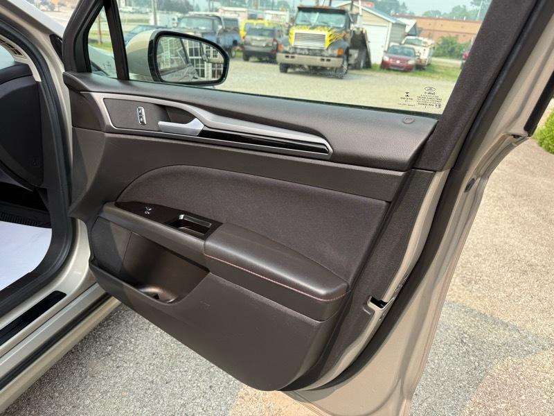 Ford Fusion SE 2016