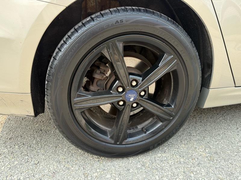 Ford Fusion SE 2016