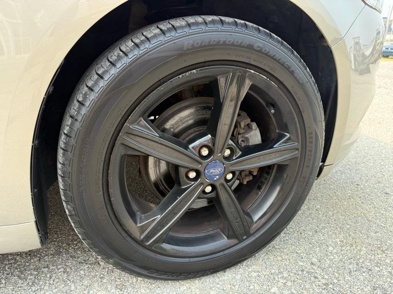 Ford Fusion SE 2016