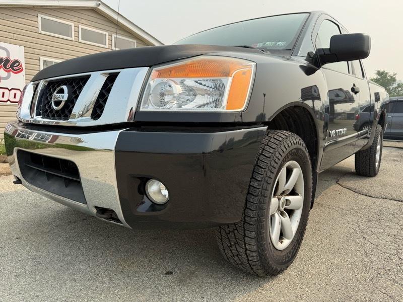 Nissan Titan XE King Cab 4WD SWB 2010