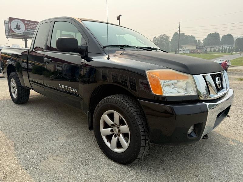 Nissan Titan XE King Cab 4WD SWB 2010