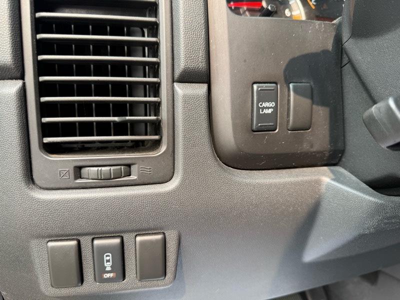 Nissan Titan XE King Cab 4WD SWB 2010