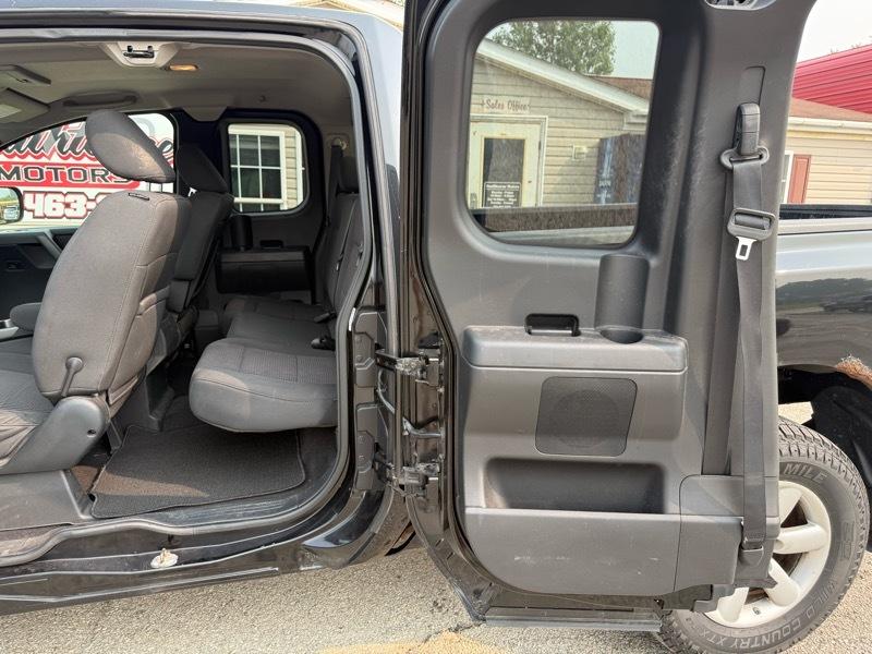 Nissan Titan XE King Cab 4WD SWB 2010