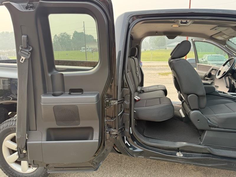 Nissan Titan XE King Cab 4WD SWB 2010