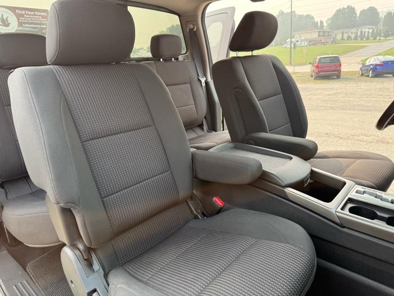 Nissan Titan XE King Cab 4WD SWB 2010