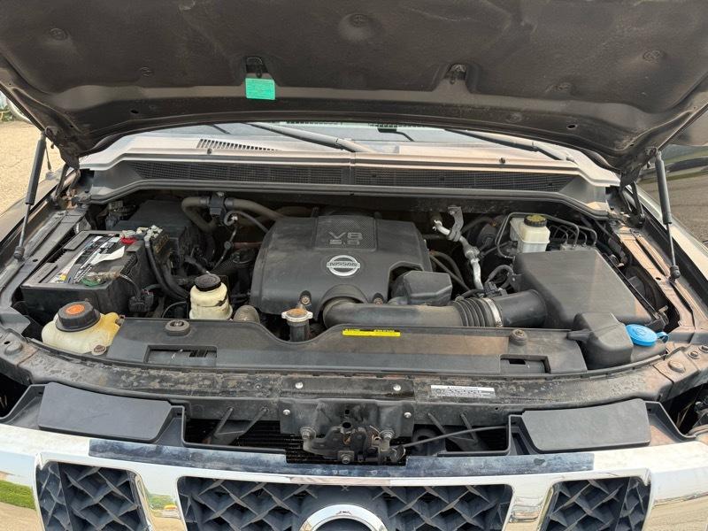 Nissan Titan XE King Cab 4WD SWB 2010