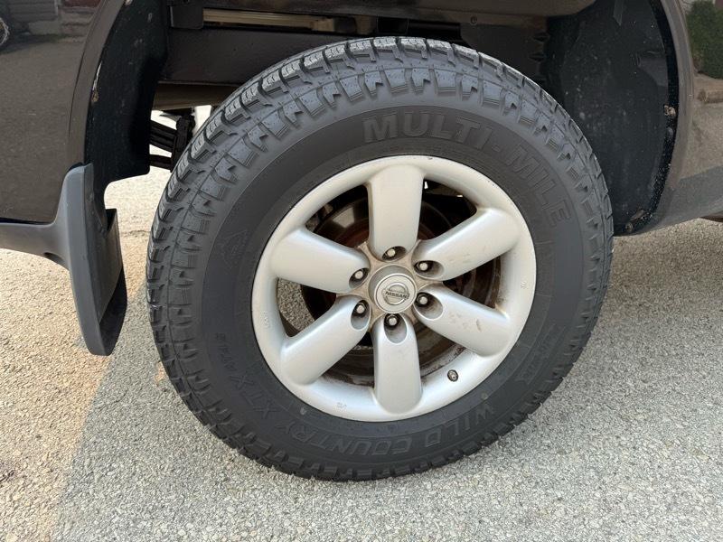 Nissan Titan XE King Cab 4WD SWB 2010