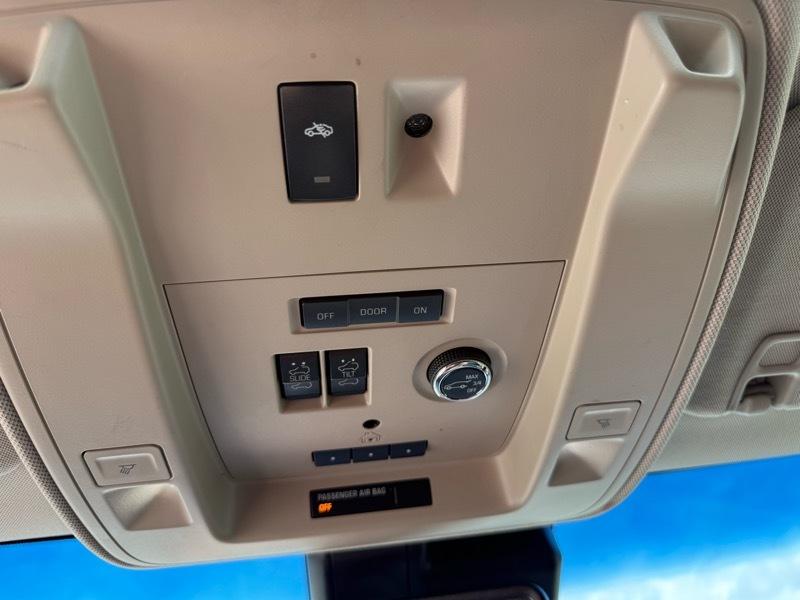 GMC Yukon Denali 4WD 2018