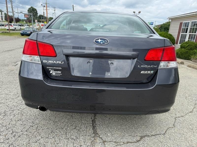 Subaru Legacy 2.5i Premium 2011