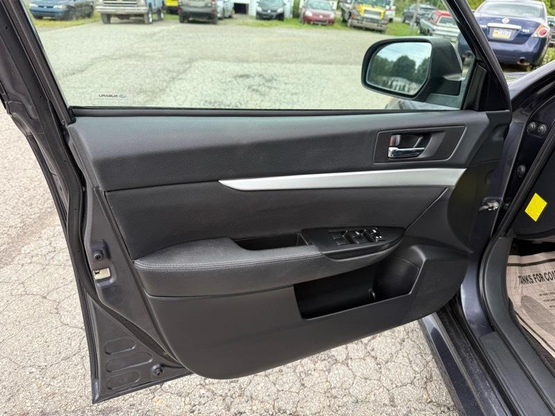 Subaru Legacy 2.5i Premium 2011