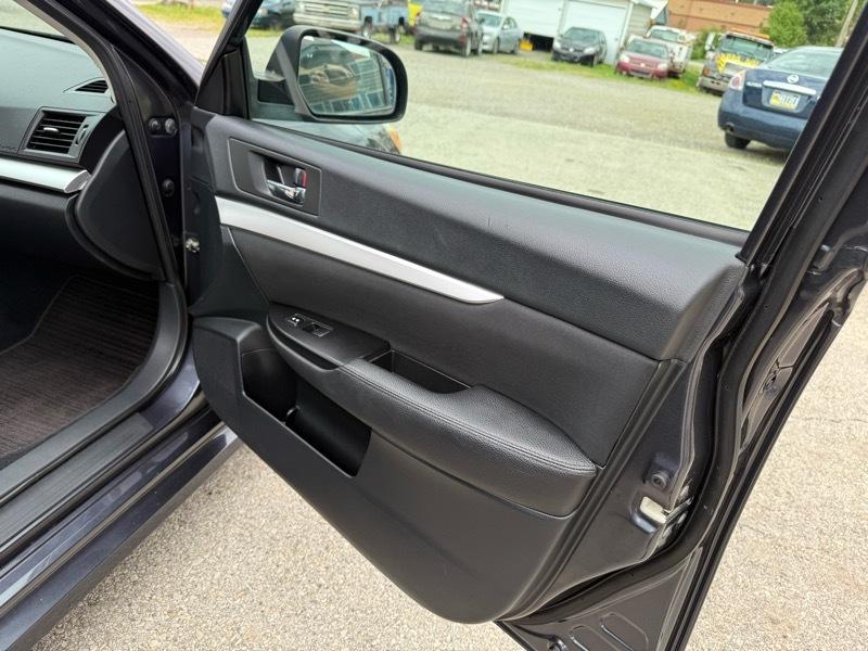 Subaru Legacy 2.5i Premium 2011