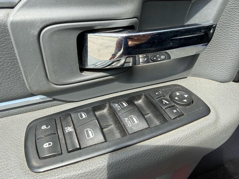 RAM 1500 Big Horn Crew Cab 4WD 2016