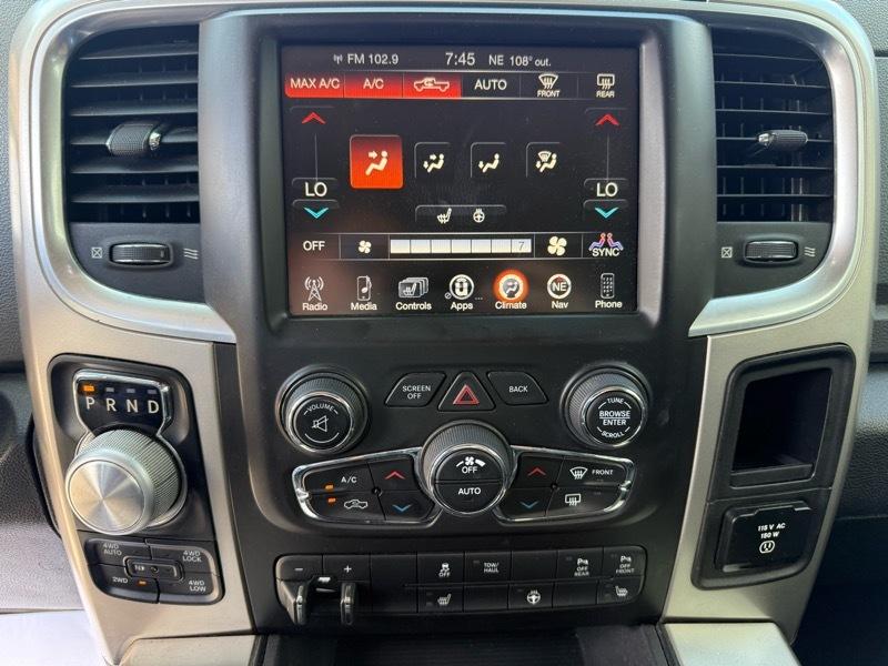 RAM 1500 Big Horn Crew Cab 4WD 2016