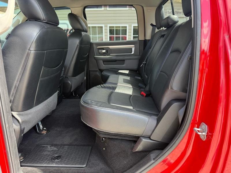 RAM 1500 Big Horn Crew Cab 4WD 2016