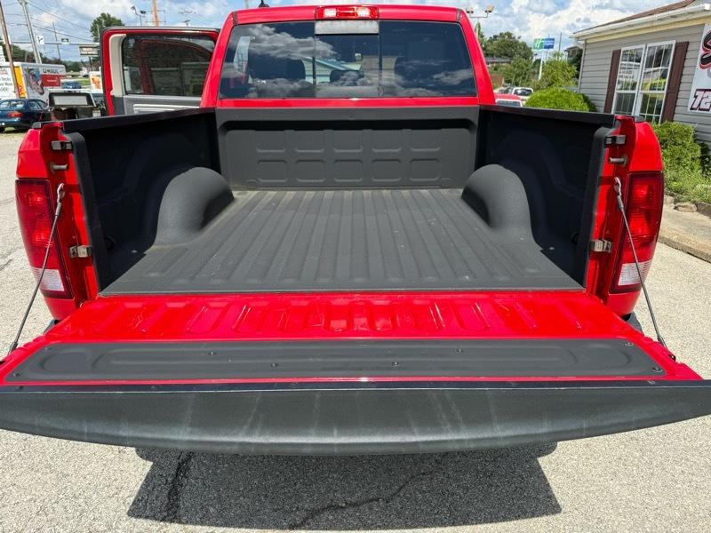 RAM 1500 Big Horn Crew Cab 4WD 2016