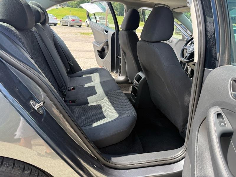 Volkswagen Jetta S 2013