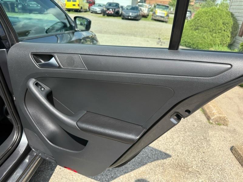 Volkswagen Jetta S 2013