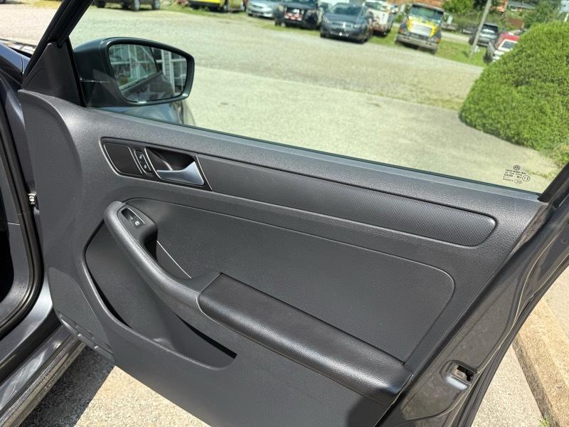 Volkswagen Jetta S 2013