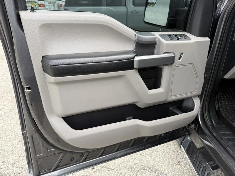 Ford F-150 4WD SuperCrew 145" XLT 2018