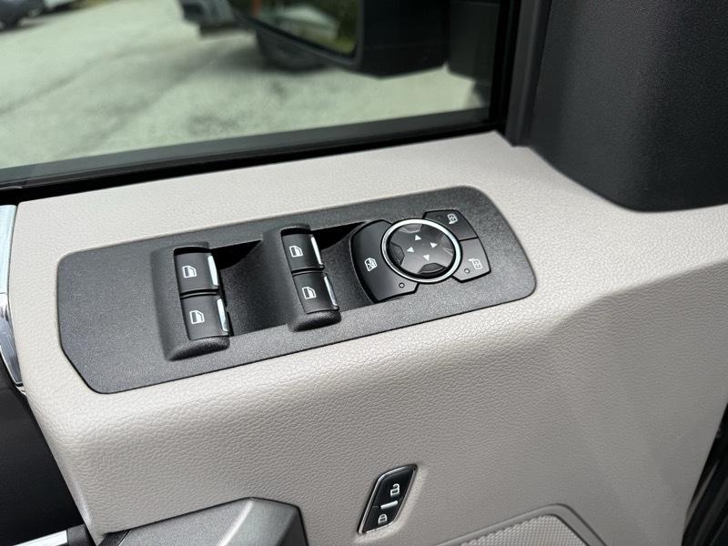Ford F-150 4WD SuperCrew 145" XLT 2018