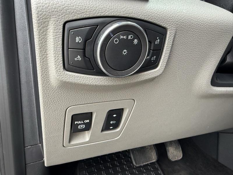 Ford F-150 4WD SuperCrew 145" XLT 2018