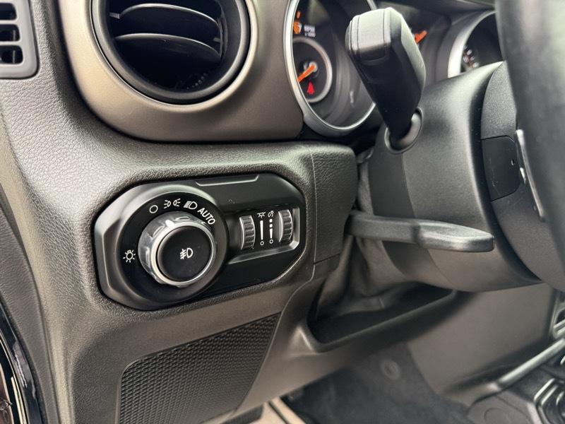 Jeep Wrangler Unlimited Sport 2018