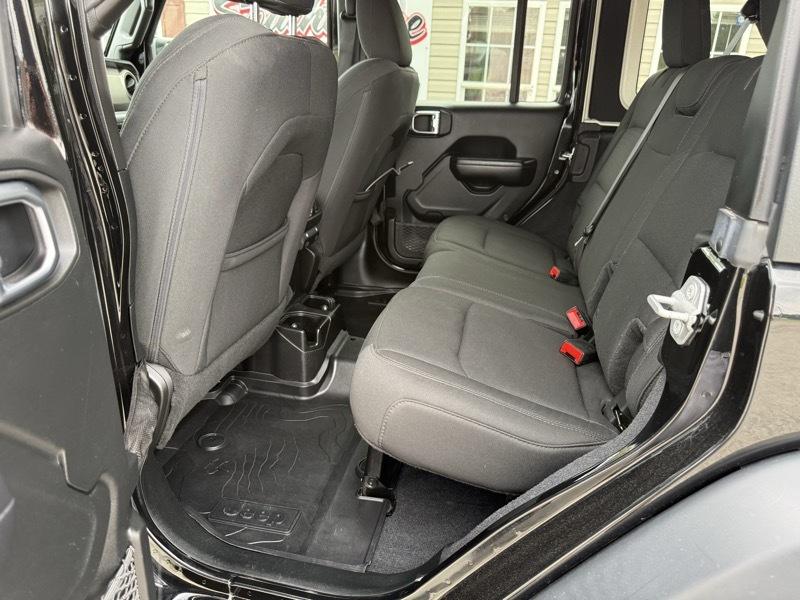 Jeep Wrangler Unlimited Sport 2018