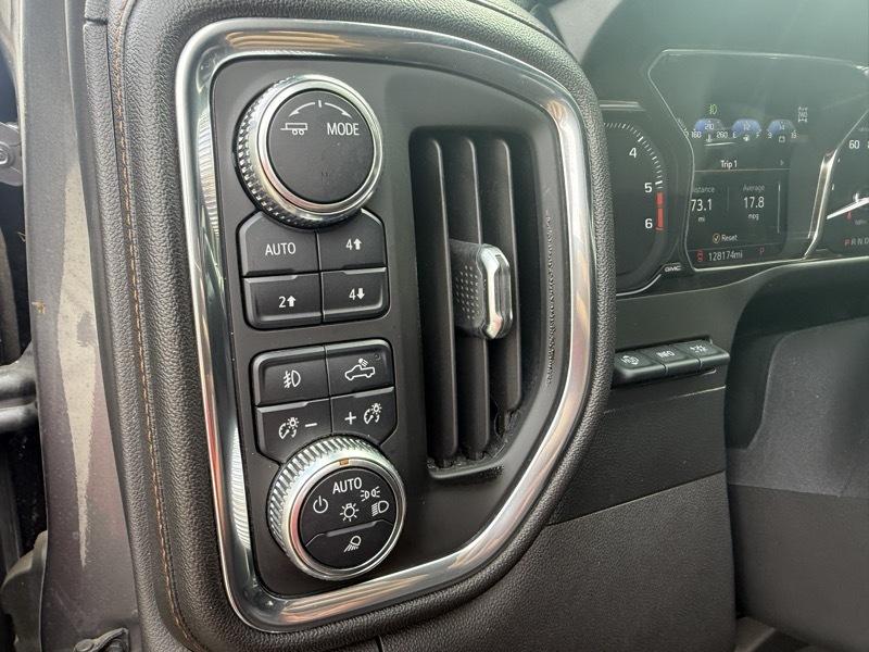GMC Sierra 1500 AT4 Crew Cab Short Box 4WD 2021