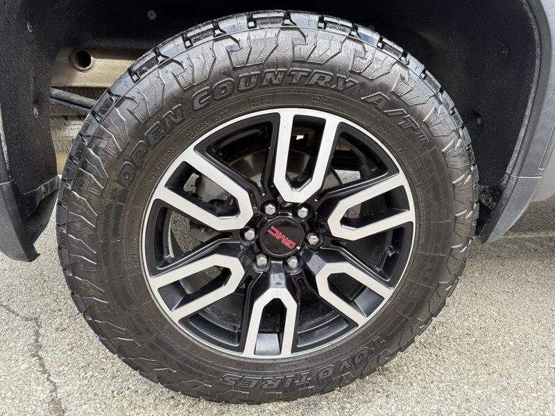 GMC Sierra 1500 AT4 Crew Cab Short Box 4WD 2021
