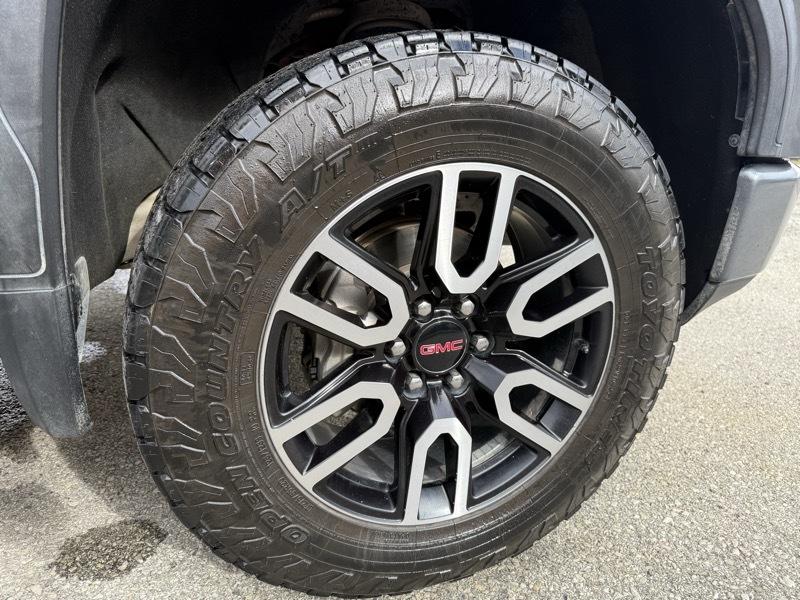 GMC Sierra 1500 AT4 Crew Cab Short Box 4WD 2021