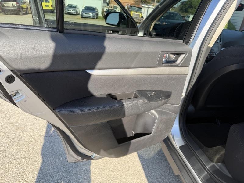 Subaru Outback 2.5i Premium 2012