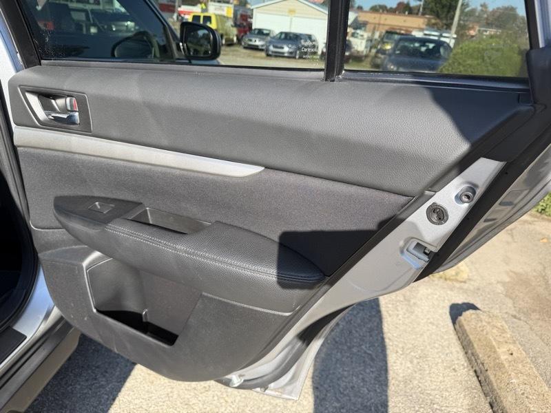 Subaru Outback 2.5i Premium 2012