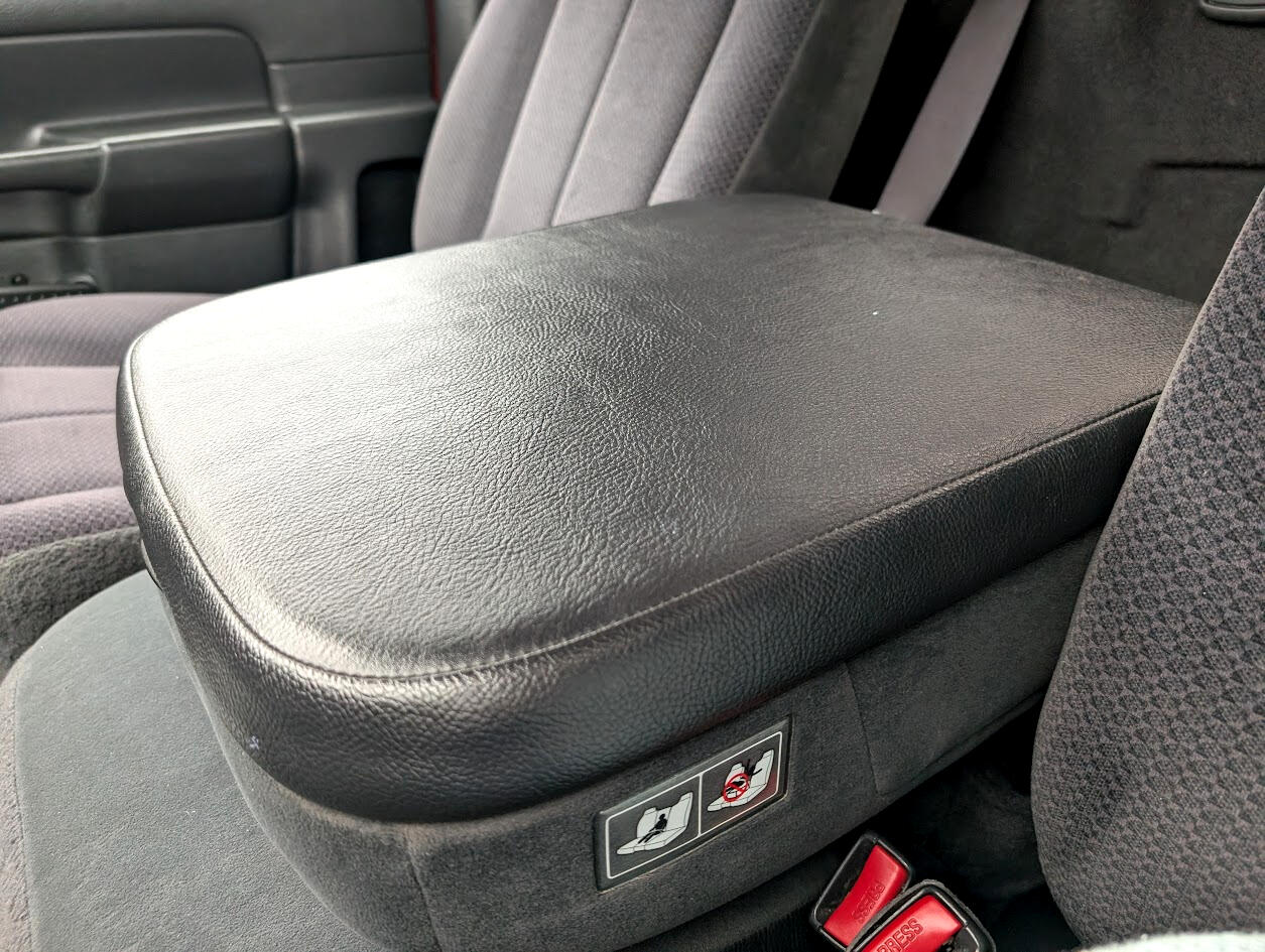 Dodge Ram 1500 ST 4WD 2004