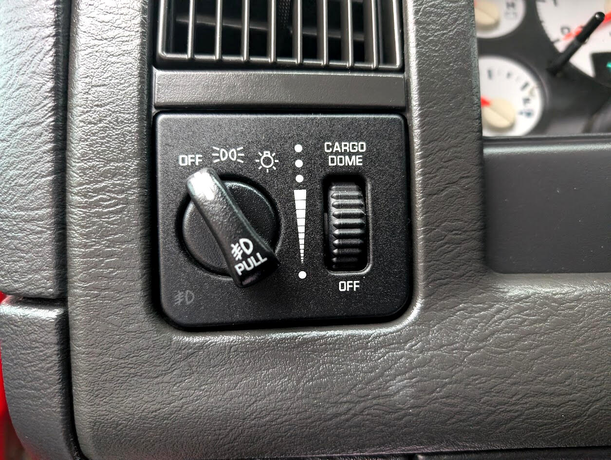 Dodge Ram 1500 ST 4WD 2004