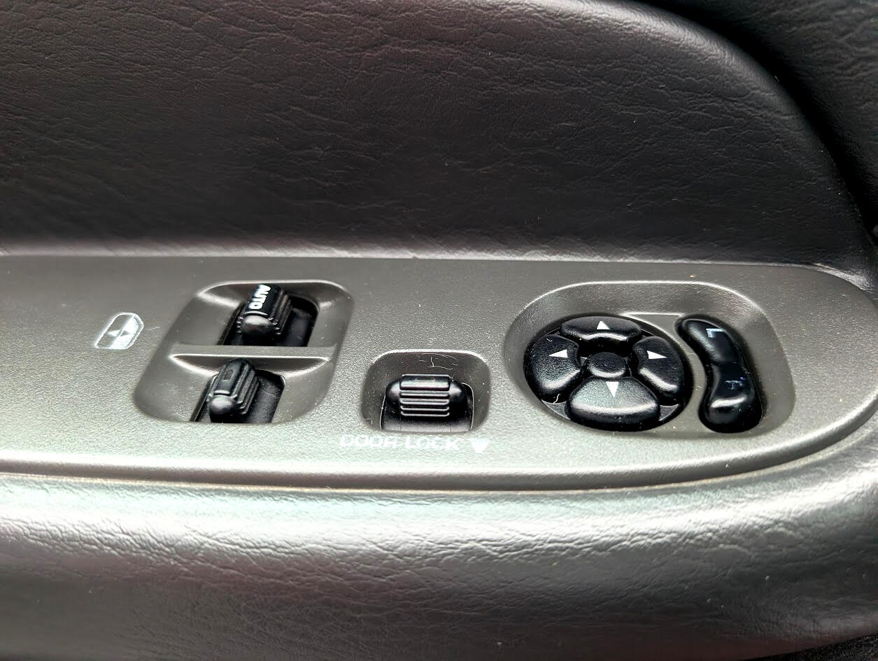 Dodge Ram 1500 ST 4WD 2004