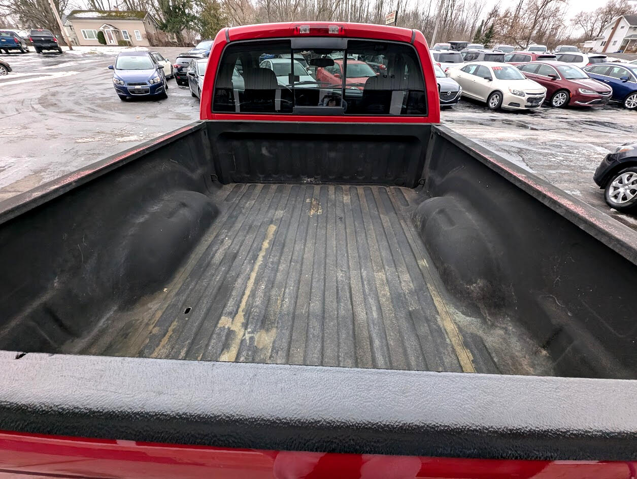 Dodge Ram 1500 ST 4WD 2004