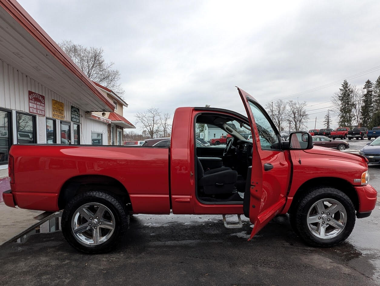 Dodge Ram 1500 ST 4WD 2004